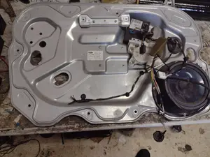 Foto de ELEVALUNAS TRASERO IZQUIERDO FORD FOCUS BERLINA (CAP) referencia E521KEOL1 foto 1
