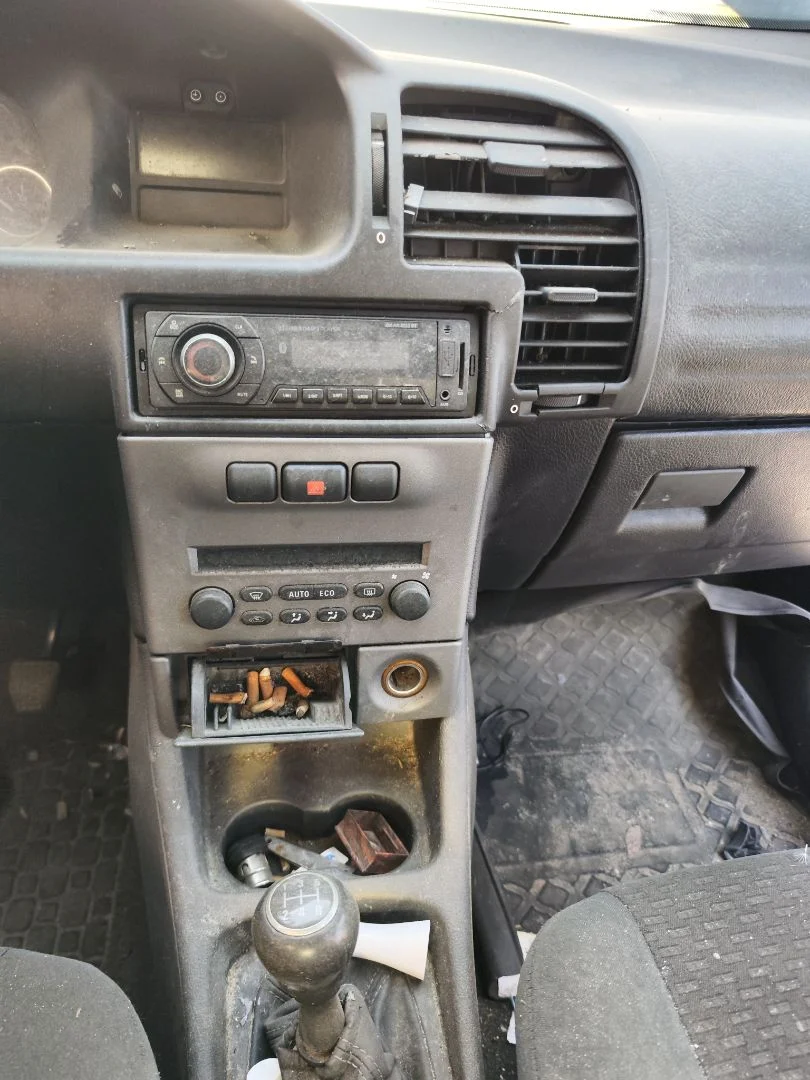 Foto de CONSOLA CENTRAL OPEL ZAFIRA A 2.0 DTI (101 CV / 74 KW)