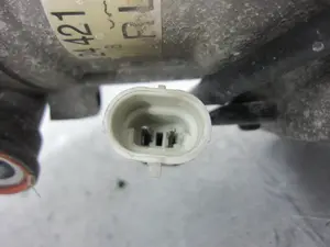 Foto de COMPRESOR AIRE ACONDICIONADO OPEL CORSA C 1.7 16V DI CAT (Y 17 DTL / LK8) (65 CV / 48 KW) referencia SD6V121429F foto 9