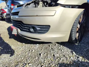 Foto de PARAGOLPES DELANTERO CITROEN C4 BERLINA 1.6 16V HDi (90 CV / 66 KW) foto 3