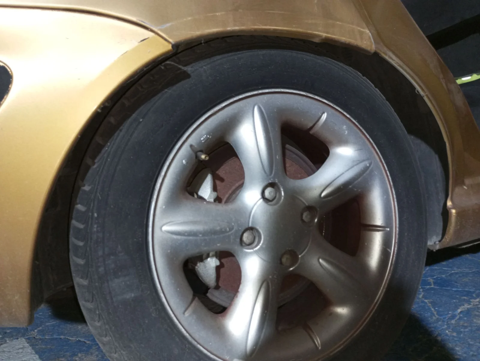 Foto de PASO RUEDA TRASERO DERECHO CITROEN XSARA BERLINA 1.6 16V CAT (NFU / TU5JP4) (109 CV / 80 KW) referencia 8530W9