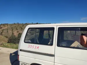 Foto de LUNA CUSTODIA TRASERA DERECHA VOLKSWAGEN GOLF IV BERLINA (1J1)(10.1997) 1.6 16V (105 CV / 77 KW)