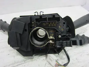 Foto de MANDO MULTIFUNCION ALFA ROMEO 147 (190) 1.6 16V CAT (105 CV / 77 KW) referencia 735365525 foto 4