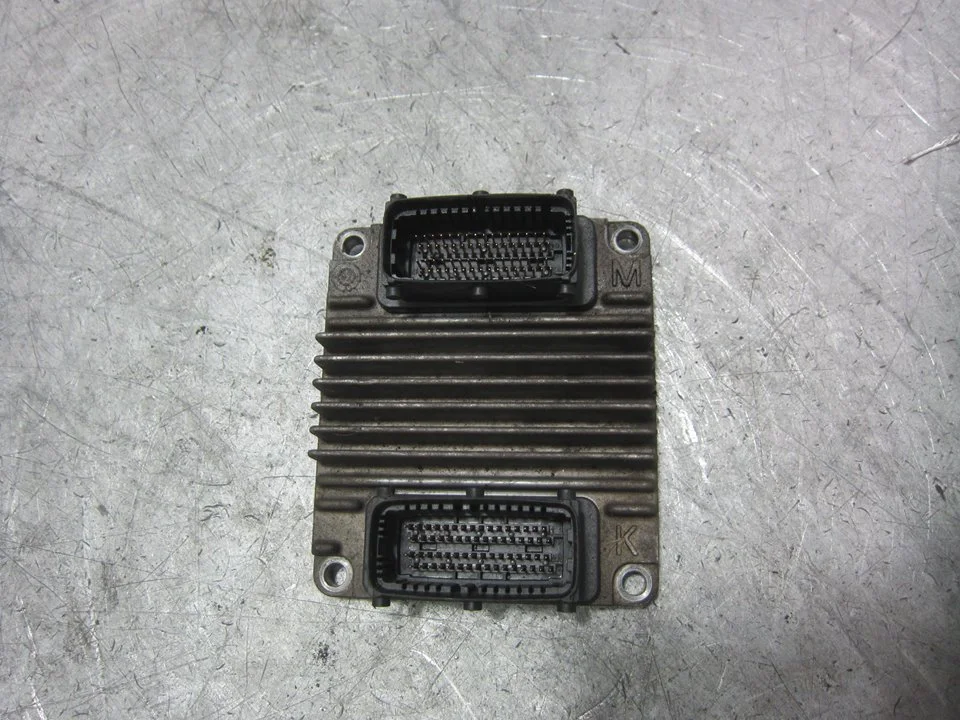 Foto de CENTRALITA MOTOR UCE OPEL MERIVA 1.7 16V DTI CAT (Y 17 DT / LR6) (75 CV / 55 KW) referencia 8973258945