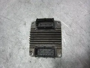 Foto de CENTRALITA MOTOR UCE OPEL MERIVA 1.7 16V DTI CAT (Y 17 DT / LR6) (75 CV / 55 KW) referencia 8973258945