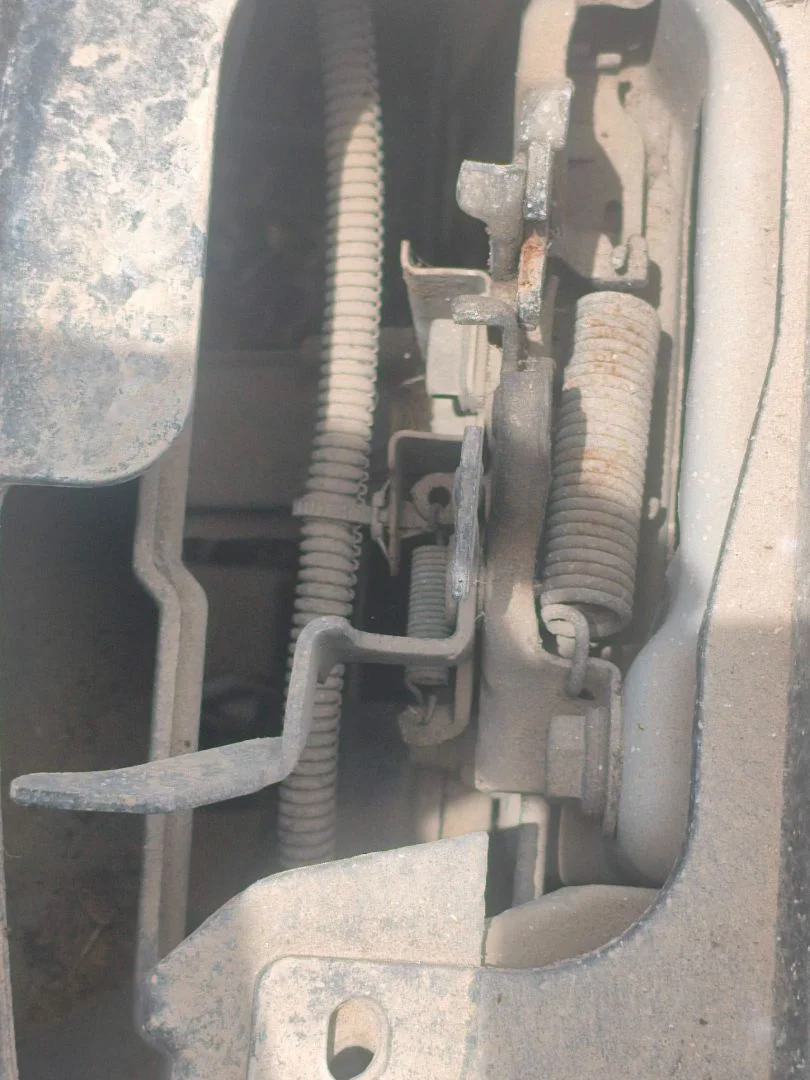 Foto de CERRADURA CAPO NISSAN NOTE (E11E) 1.4 CAT (88 CV / 65 KW)