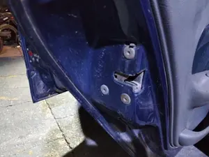 Foto de CERRADURA PUERTA TRASERA IZQUIERDA RENAULT CLIO II FASE I (B/CB0) 1.4 16V (98 CV / 72 KW)