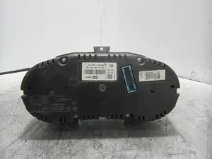 Foto de CUADRO INSTRUMENTOS SEAT IBIZA BERLINA (6J5) 1.4 16V (86 CV / 63 KW) referencia 6J0920805K foto 2