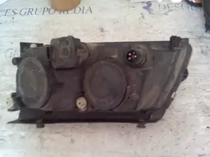 Foto de FARO DERECHO VOLKSWAGEN PASSAT BERLINA (3B2) 1.9 TDI (110 CV / 81 KW) referencia 14742600 foto 2