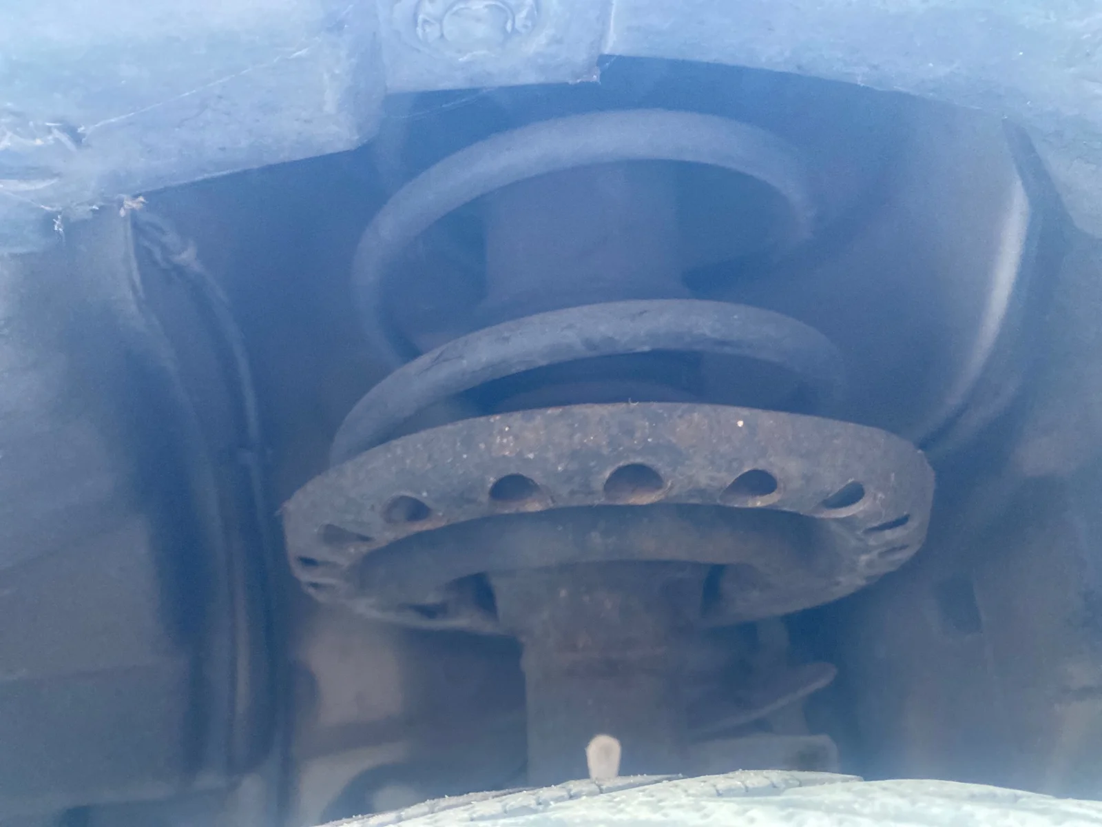 Foto de AMORTIGUADOR DELANTERO IZQUIERDO NISSAN MICRA (K12E) 1.2 CAT (65 CV / 48 KW)