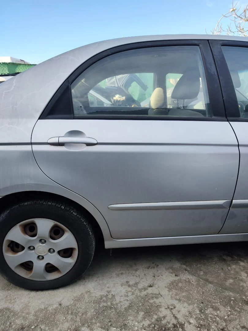 Foto de PUERTA TRASERA DERECHA KIA CERATO (LD) 1.5 CRDi (102 CV / 75 KW) referencia 770042F010