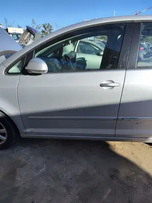 Foto de PUERTA DELANTERA IZQUIERDA VOLKSWAGEN GOLF PLUS V (5M1) 1.9 TDI (105 CV / 77 KW)