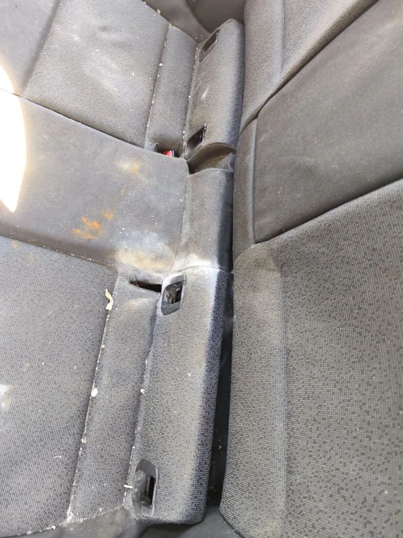 Foto de ENGANCHE CINTURON TRASERO IZQUIERDO BMW SERIE 3 BERLINA (E90) 2.0 16V Diesel (163 CV / 120 KW)