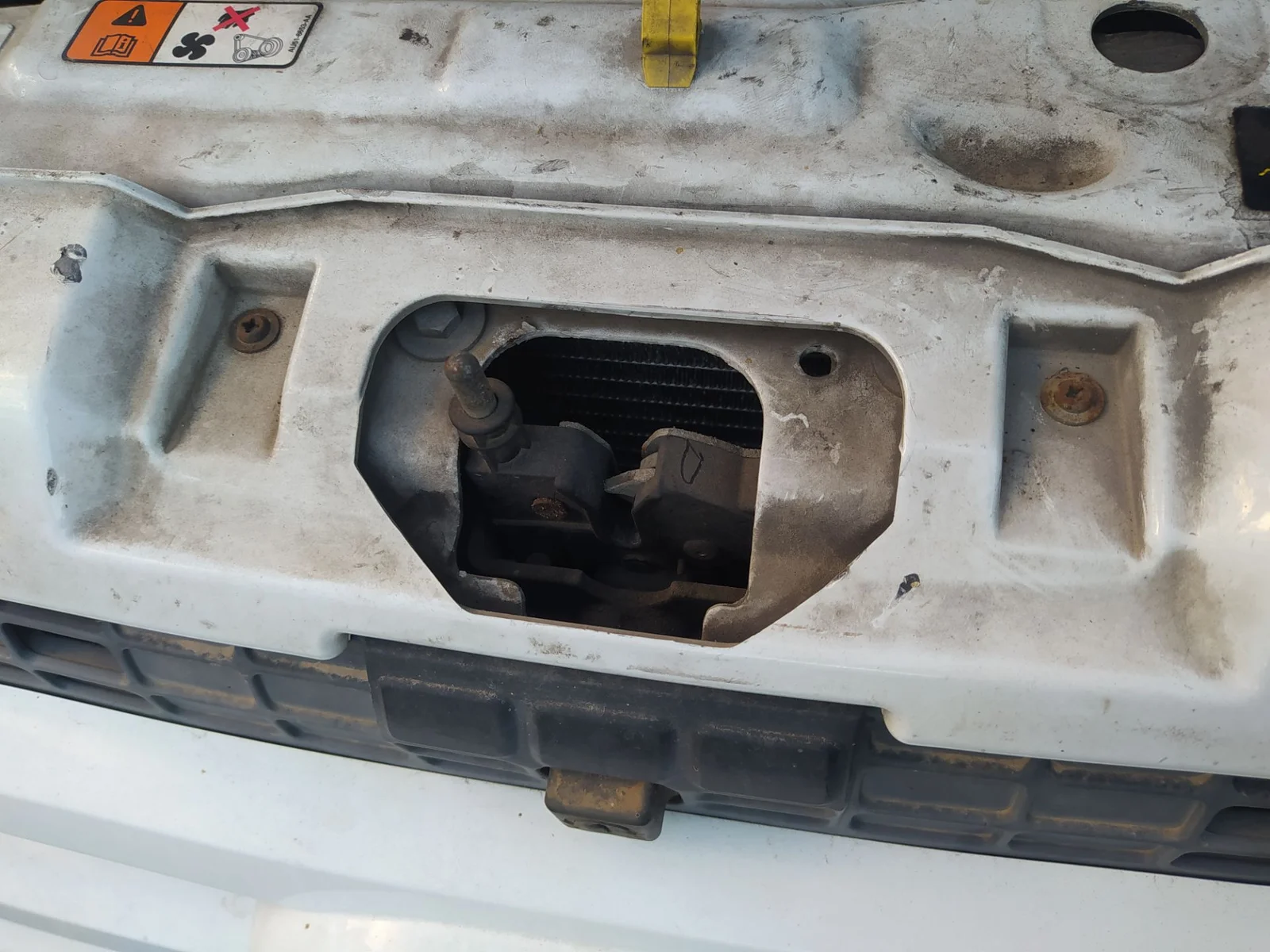 Foto de CERRADURA CAPO FORD TRANSIT COMBI (TT9) 2.2 TDCi CAT (116 CV / 85 KW)