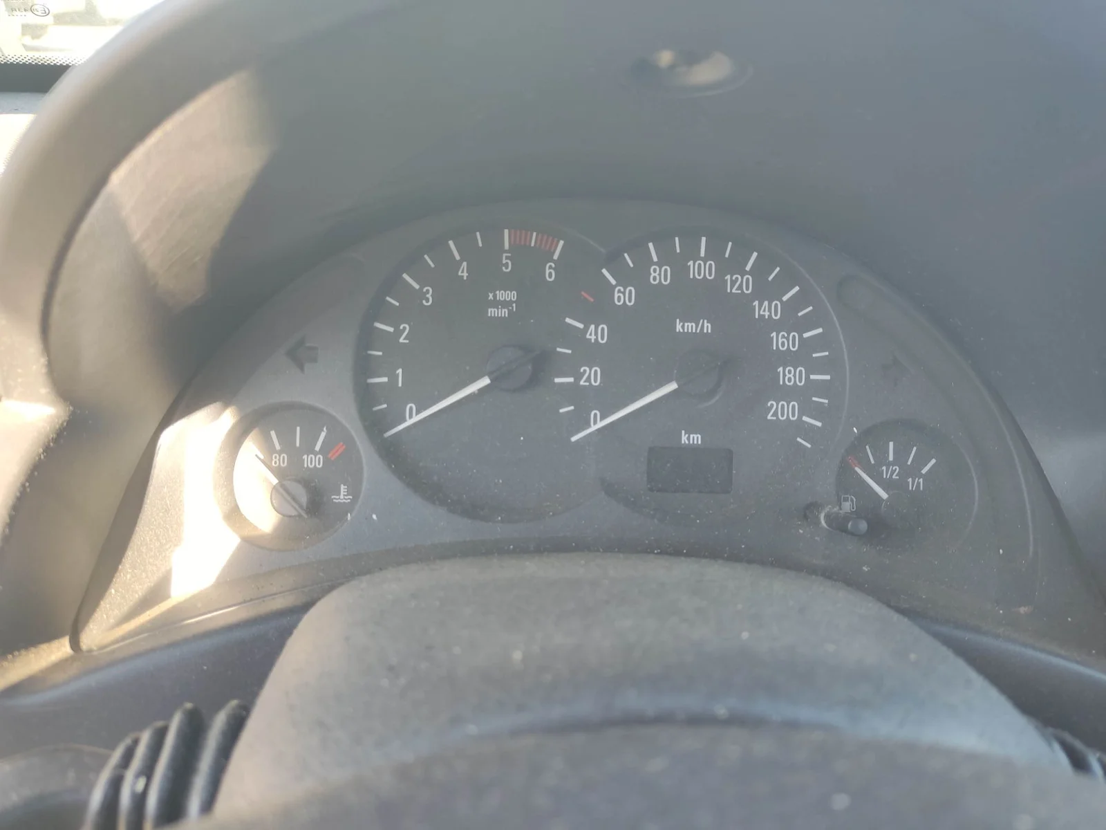 Foto de CUADRO INSTRUMENTOS OPEL COMBO (CORSA C) 1.7 16V DI CAT (Y 17 DTL / LK8) (65 CV / 48 KW)