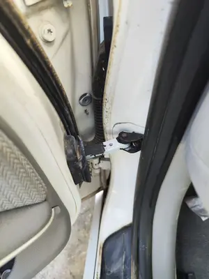 Foto de RETENEDOR PUERTA BMW SERIE 3 BERLINA (E90) 2.0 Turbodiesel CAT (143 CV / 105 KW)