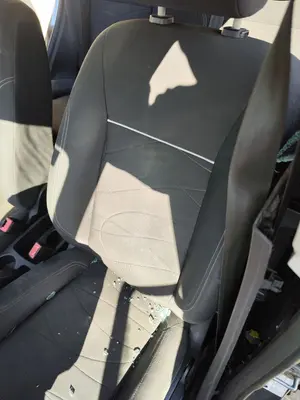 Foto de ASIENTO DELANTERO IZQUIERDO FORD FIESTA (CNN) 1.5 TDCi CAT (75 CV / 55 KW) foto 2
