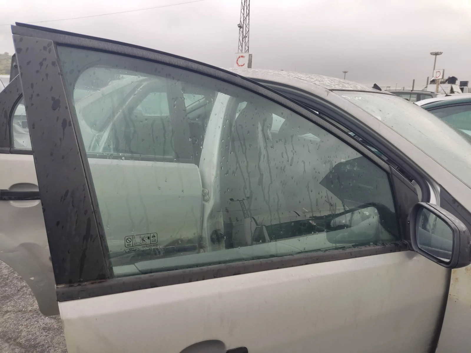 Foto de LUNA DELANTERA DERECHA FORD FOCUS BERLINA (CAP) 1.8 Flexifuel CAT (125 CV / 92 KW) referencia 1342622