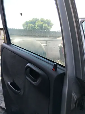 Foto de ELEVALUNAS TRASERO IZQUIERDO OPEL CORSA C 1.2 16V CAT (Z 12 XE / LW4) (75 CV / 55 KW)