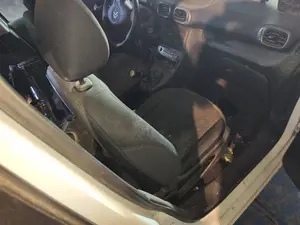 Foto de ASIENTO DELANTERO DERECHO CITROEN C3 PICASSO 1.6 HDi FAP (92 CV / 68 KW) referencia LD260711 foto 2