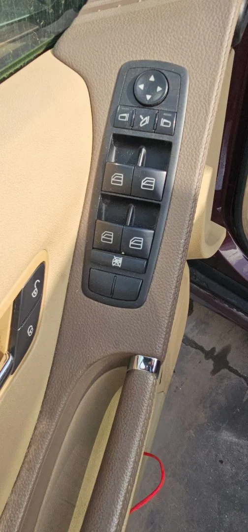 Foto de MANDO ELEVALUNAS DELANTERO IZQUIERDO MERCEDES-BENZ CLASE R (BM 251) 3.0 CDI CAT (224 CV / 165 KW)