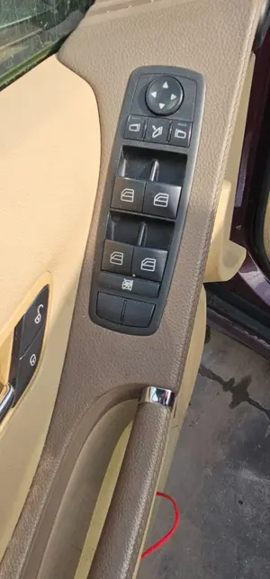 Foto de MANDO ELEVALUNAS DELANTERO IZQUIERDO MERCEDES-BENZ CLASE R (BM 251) 3.0 CDI CAT (224 CV / 165 KW)