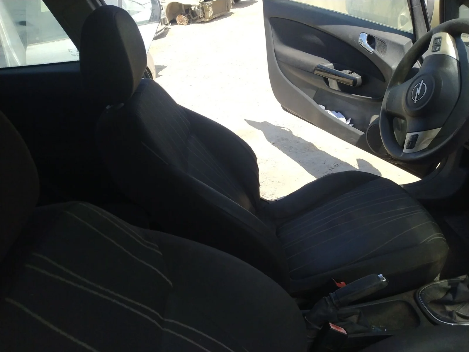 Foto de CINTURON SEGURIDAD DELANTERO IZQUIERDO OPEL CORSA D 1.2 16V CAT (Z 12 XEP / LB4) (80 CV / 59 KW) referencia 13262566