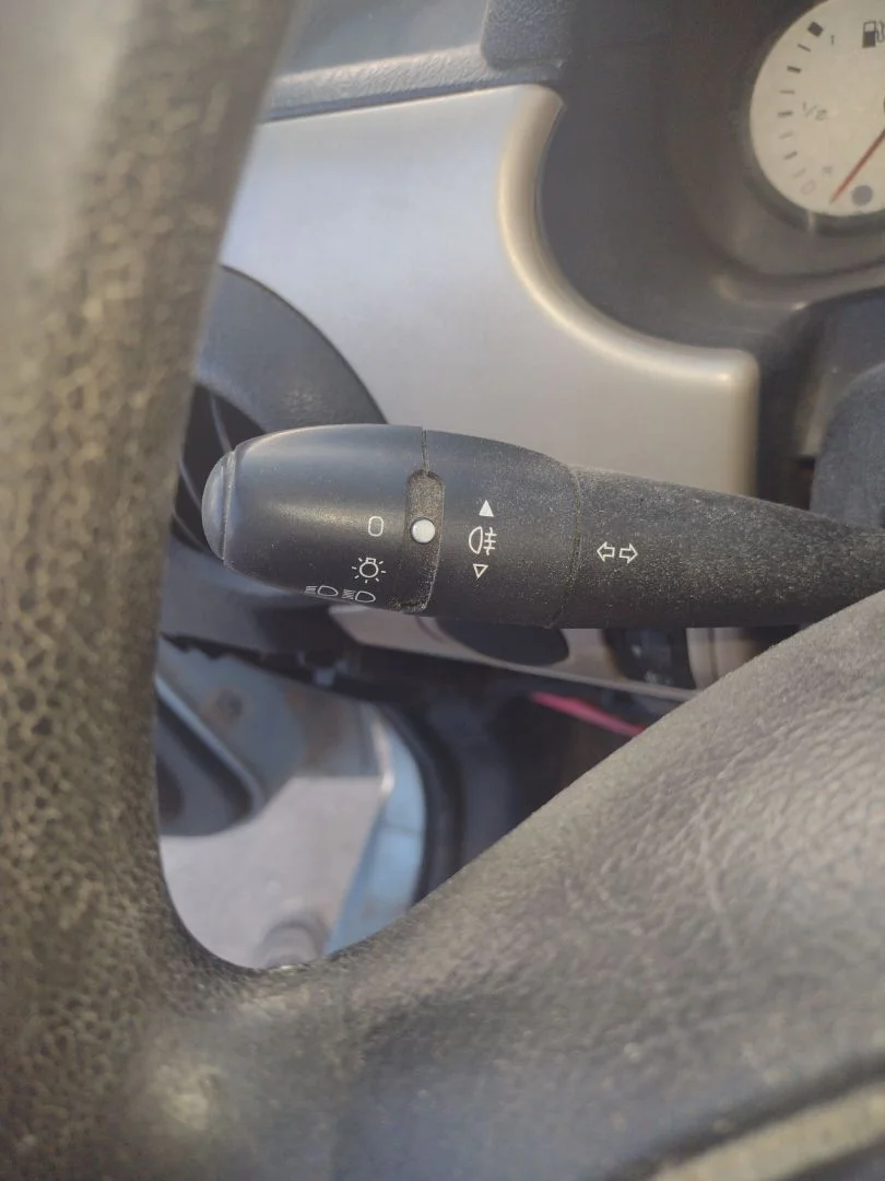 Foto de MANDO LUCES PEUGEOT PARTNER (S2) 1.9 Diesel (69 CV / 51 KW) referencia 6242F2