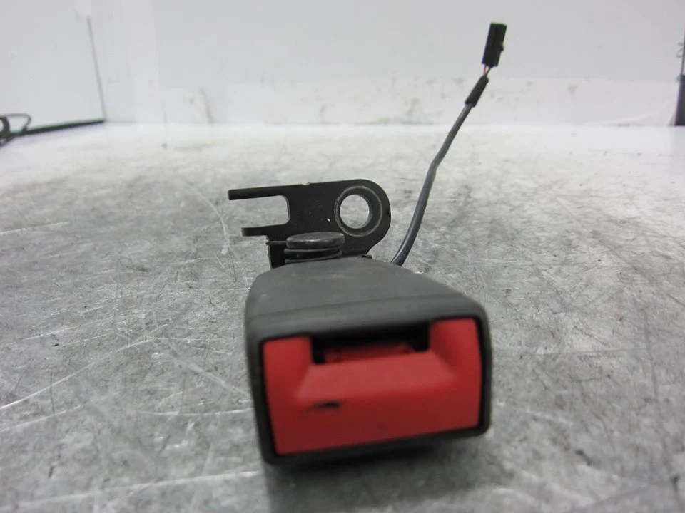 Foto de ENGANCHE CINTURON DELANTERO DERECHO PORSCHE MACAN (95BA) referencia 95B857754A