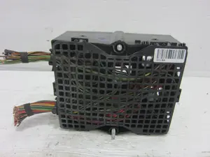 Foto de CAJA RELES / FUSIBLES FORD FIESTA (CBK) 1.4 TDCi CAT (68 CV / 50 KW) referencia 6S6T14401AFE foto 6