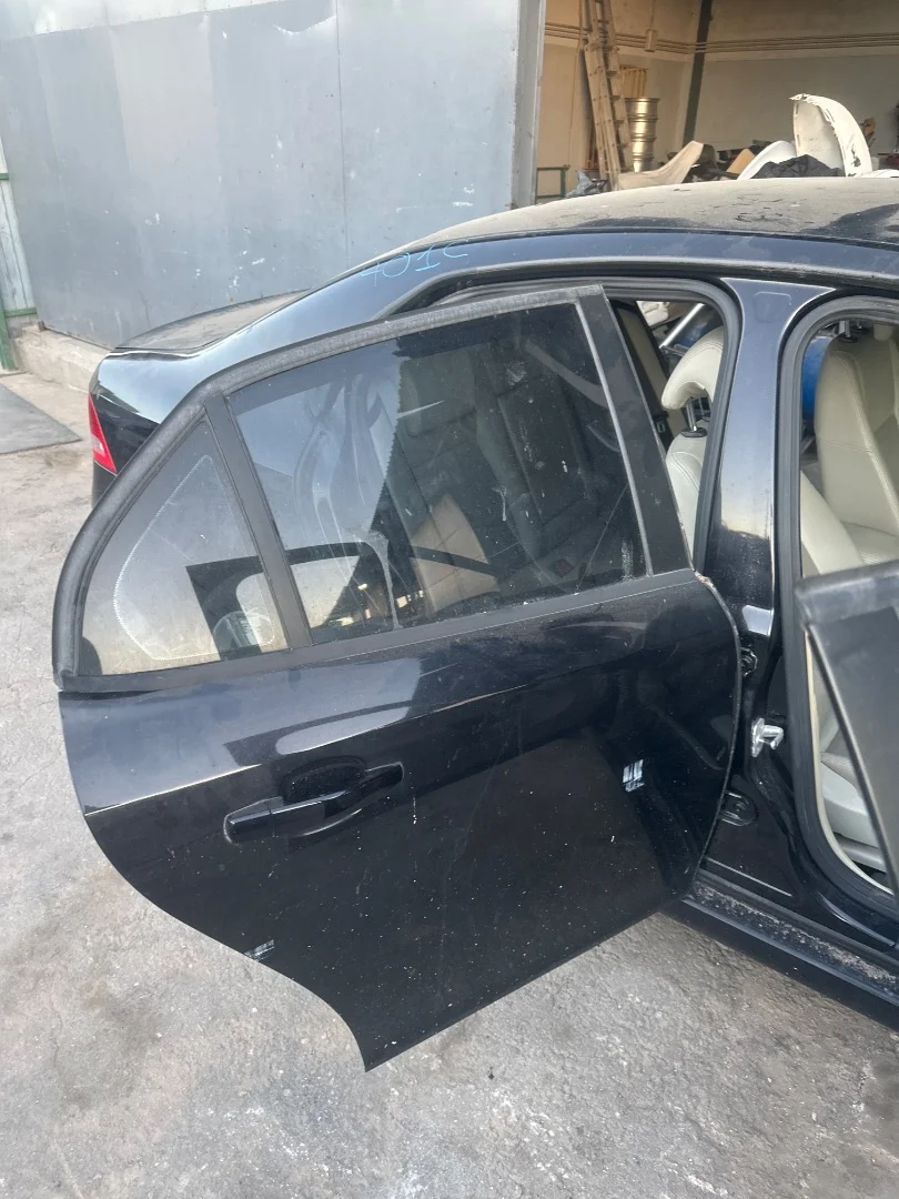 Foto de PUERTA TRASERA DERECHA SAAB 9-3 BERLINA 1.9 TiD CAT (150 CV / 110 KW)