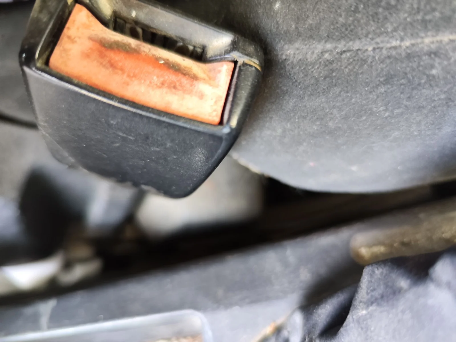 Foto de PRETENSOR AIRBAG IZQUIERDO FORD FOCUS BERLINA (CAK) 1.6 16V CAT (101 CV / 74 KW)