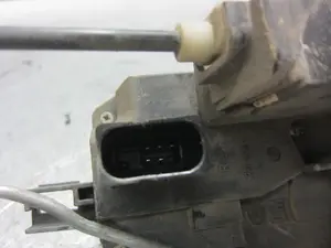 Foto de CERRADURA PUERTA DELANTERA DERECHA OPEL VECTRA C BERLINA 2.0 DTI (101 CV / 74 KW) referencia 24447341 foto 4