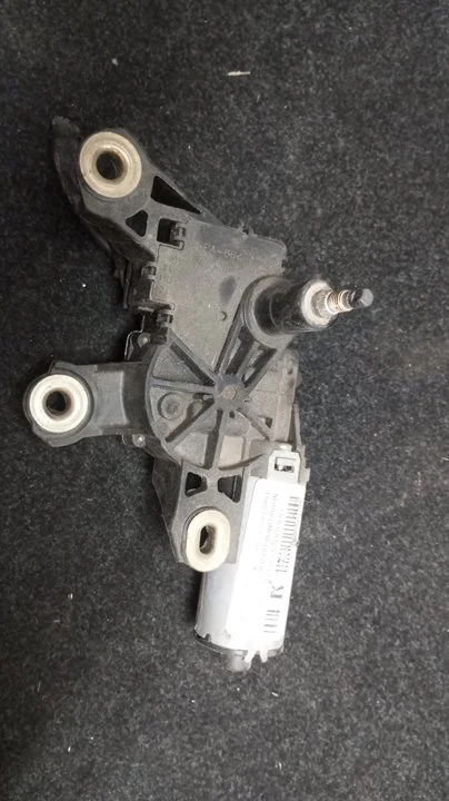 Foto de MOTOR LIMPIA TRASERO VOLKSWAGEN GOLF IV BERLINA (1J1)(10.1997) 1.9 TDI (101 CV / 74 KW) referencia 1J6955711G