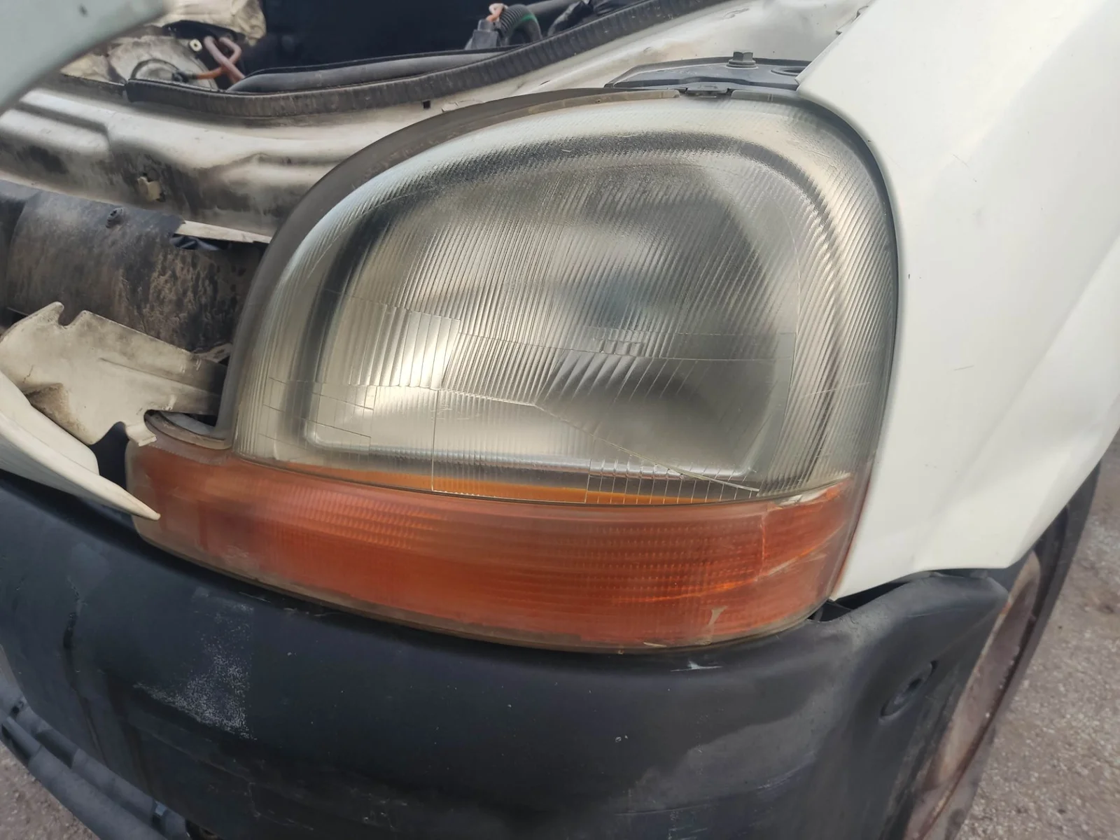 Foto de FARO IZQUIERDO RENAULT KANGOO I (F/KC0) 1.9 Diesel (64 CV / 47 KW) referencia 260602509R
