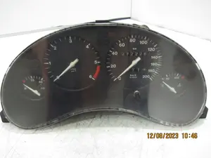 Foto de CUADRO INSTRUMENTOS OPEL CORSA B referencia 90534403 foto 5