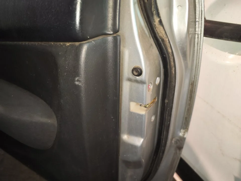 Foto de CERRADURA PUERTA DELANTERA DERECHA HONDA CIVIC COUPÉ (EJ6/8) 1.6 CAT (105 CV / 77 KW) referencia 72115S00A01