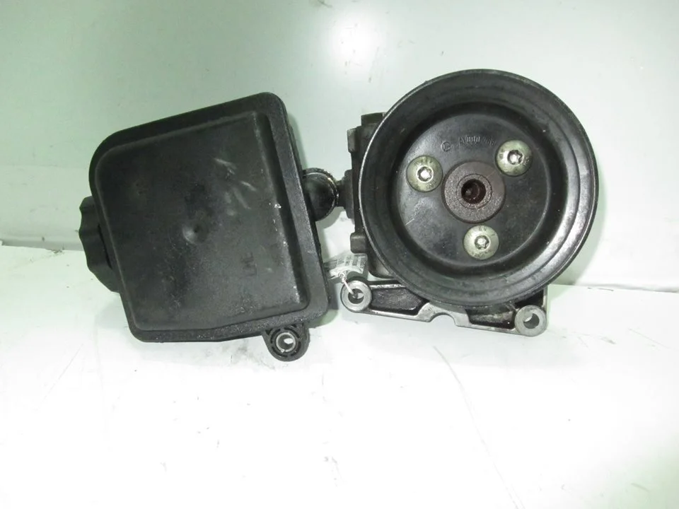 Foto de BOMBA DIRECCION MERCEDES-BENZ CLK (BM 208) COUPE referencia A0004600183