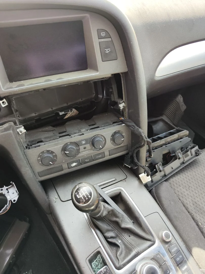 Foto de MANDO CALEFACCION / AIRE ACONDICIONADO AUDI A6 BERLINA (4F2) 2.0 TDI (140 CV / 103 KW)