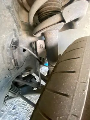 Foto de BRAZO SUSPENSION DELANTERO DERECHO FORD FOCUS SPORTBREAK (CB4)