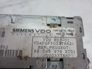 Foto de SISTEMA AUDIO / RADIO CD PEUGEOT PARTNER (S2) 1.9 Diesel (69 CV / 51 KW) referencia 96545978XT01 foto 2