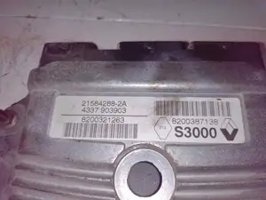 Foto de CENTRALITA MOTOR UCE RENAULT MEGANE II COUPE/CABRIO referencia 8200387138 foto 4