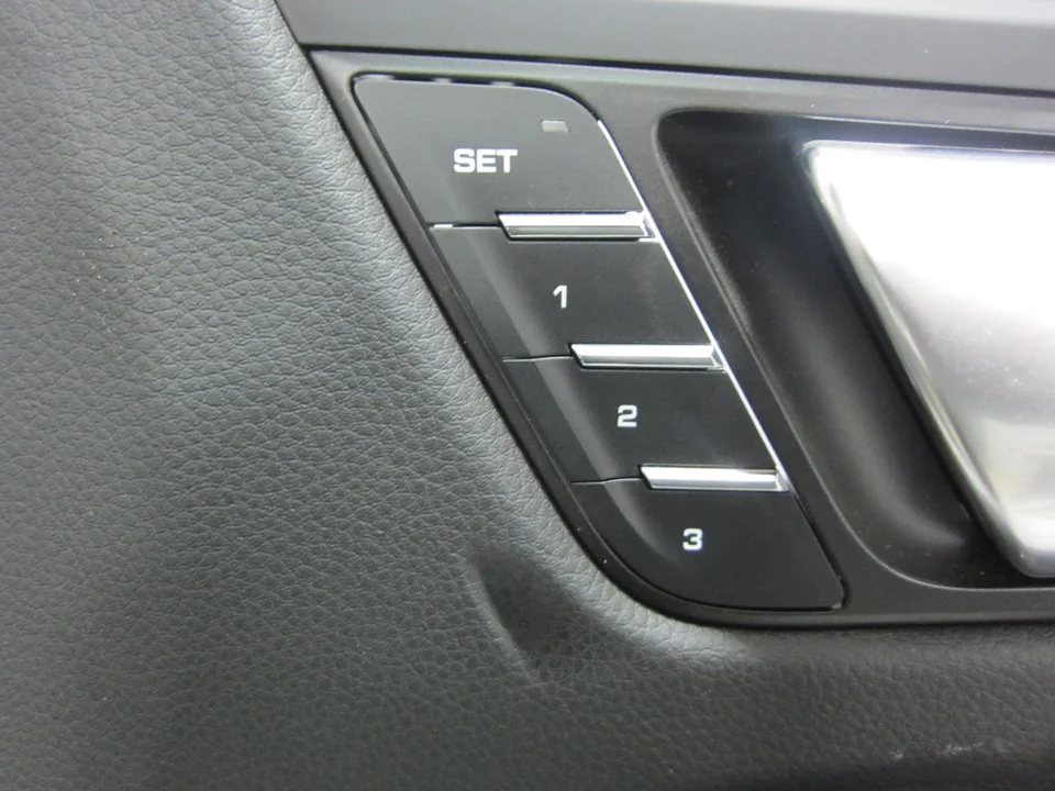 Foto de MANDO MULTIFUNCION PORSCHE MACAN (95BA) referencia 95B959856