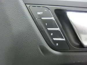 Foto de MANDO MULTIFUNCION PORSCHE MACAN (95BA) referencia 95B959856 foto 1