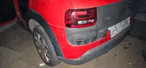 Foto de PARAGOLPES TRASERO CITROEN C4 CACTUS 1.2 12V VTi (82 CV / 60 KW) referencia 1611428480 foto 2