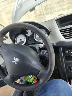 Foto de VOLANTE PEUGEOT 207 1.6 16V HDi (90 CV / 66 KW) referencia 4109LL foto 2