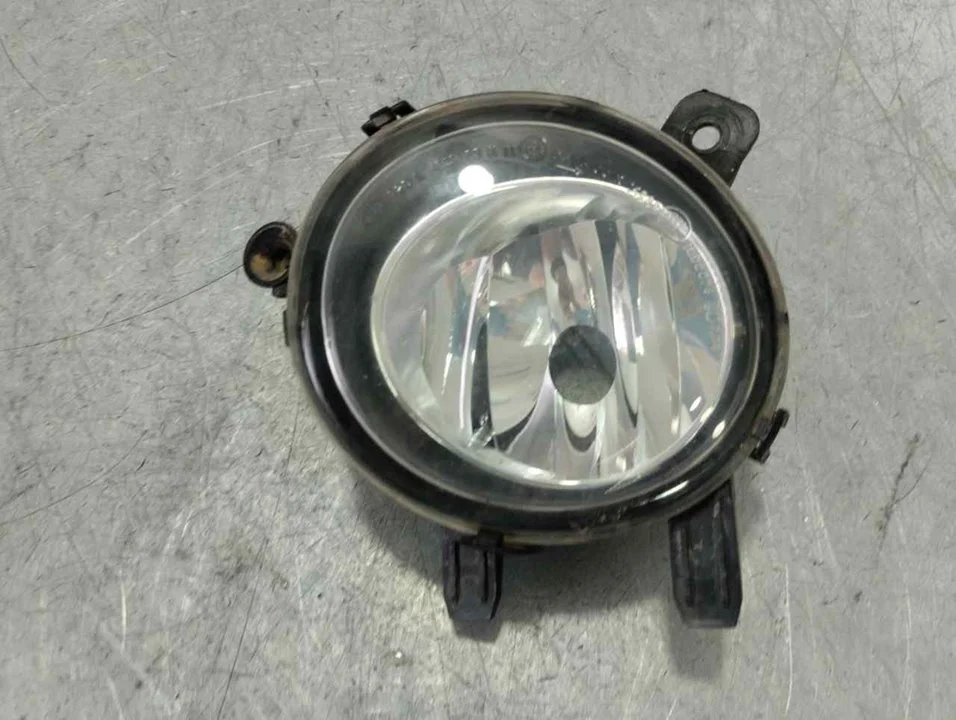Foto de FARO ANTINIEBLA IZQUIERDO BMW SERIE 1 BERLINA 5P (F20) 2.0 Turbodiesel (116 CV / 85 KW) referencia 7200100000