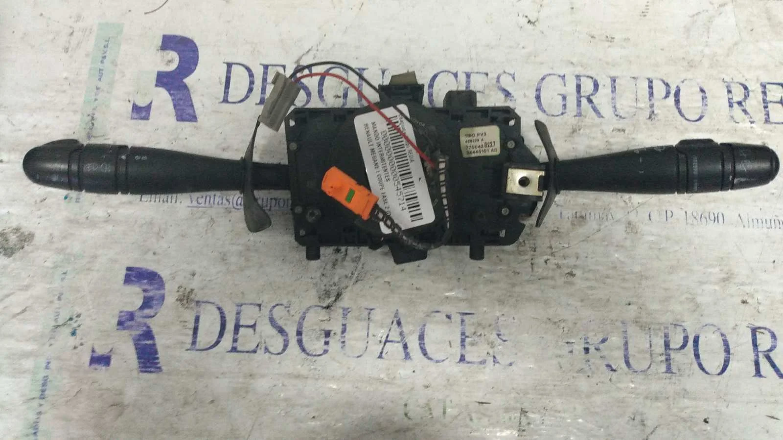 Foto de MANDO MULTIFUNCION RENAULT MEGANE I FASE 2 COUPE (DA...) 1.6 (107 CV / 79 KW) referencia 7700428227