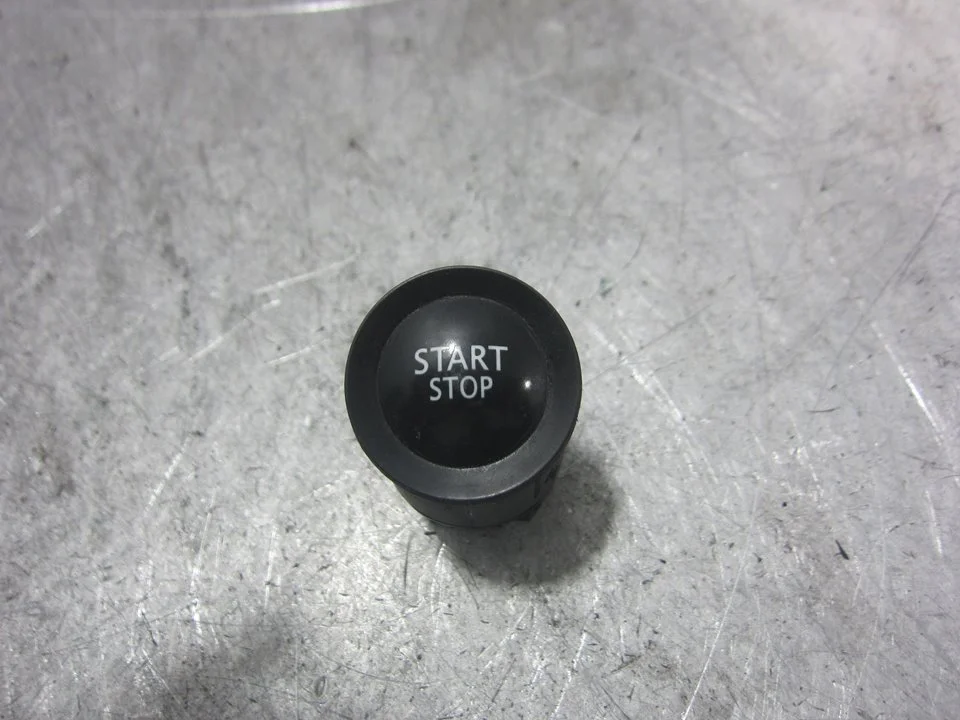 Foto de MANDO START/ STOP RENAULT MEGANE II BERLINA 3P 1.9 dCi Diesel (120 CV / 88 KW) referencia 1927937