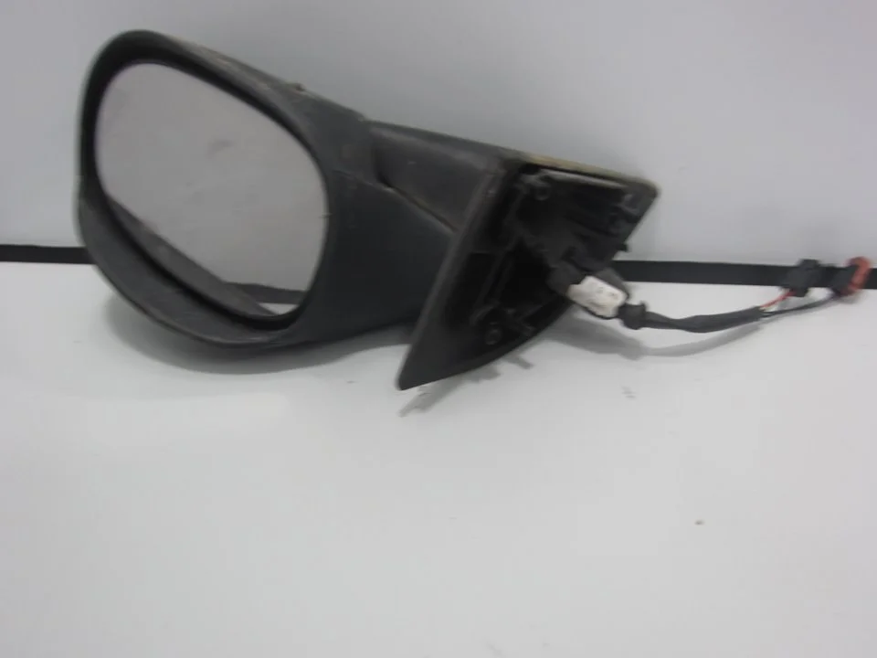 Foto de RETROVISOR DERECHO CITROEN C3 PLURIEL 1.6 16V CAT (NFU / TU5JP4) (109 CV / 80 KW) referencia 011030